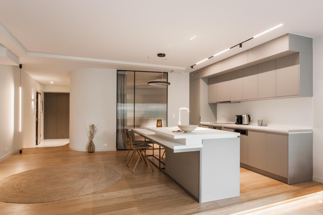 Marvelous 2Br Apartments With Balcony By Upstreet Афины Экстерьер фото
