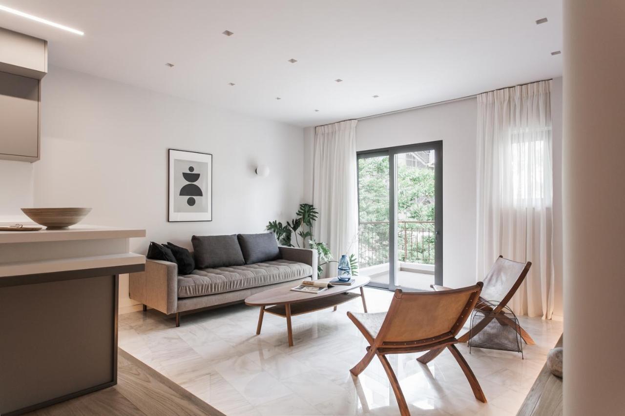 Marvelous 2Br Apartments With Balcony By Upstreet Афины Экстерьер фото