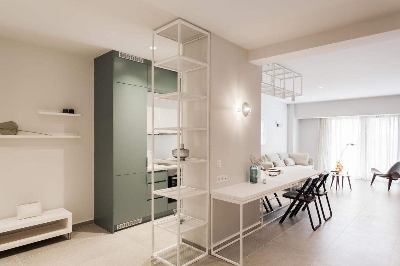 Marvelous 2Br Apartments With Balcony By Upstreet Афины Экстерьер фото