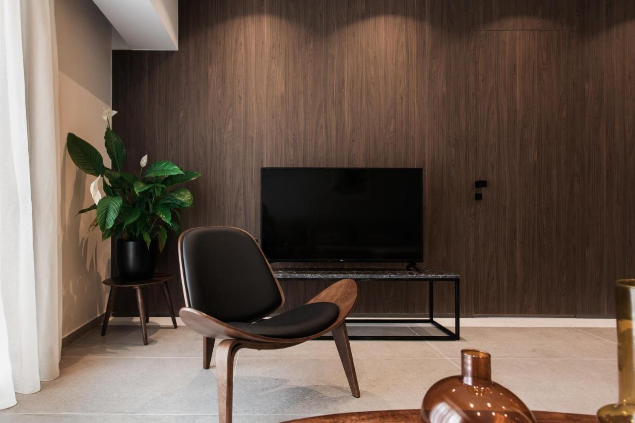 Marvelous 2Br Apartments With Balcony By Upstreet Афины Экстерьер фото