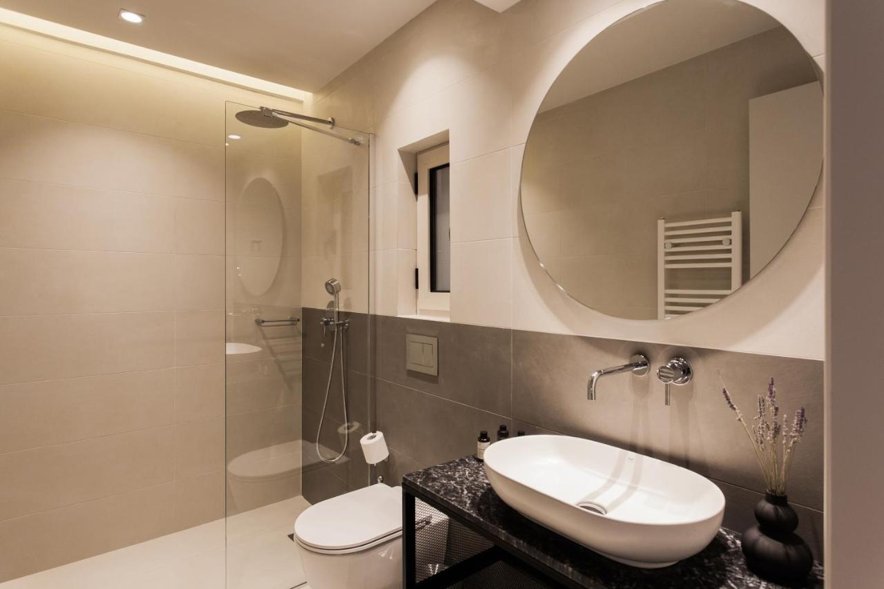 Marvelous 2Br Apartments With Balcony By Upstreet Афины Экстерьер фото
