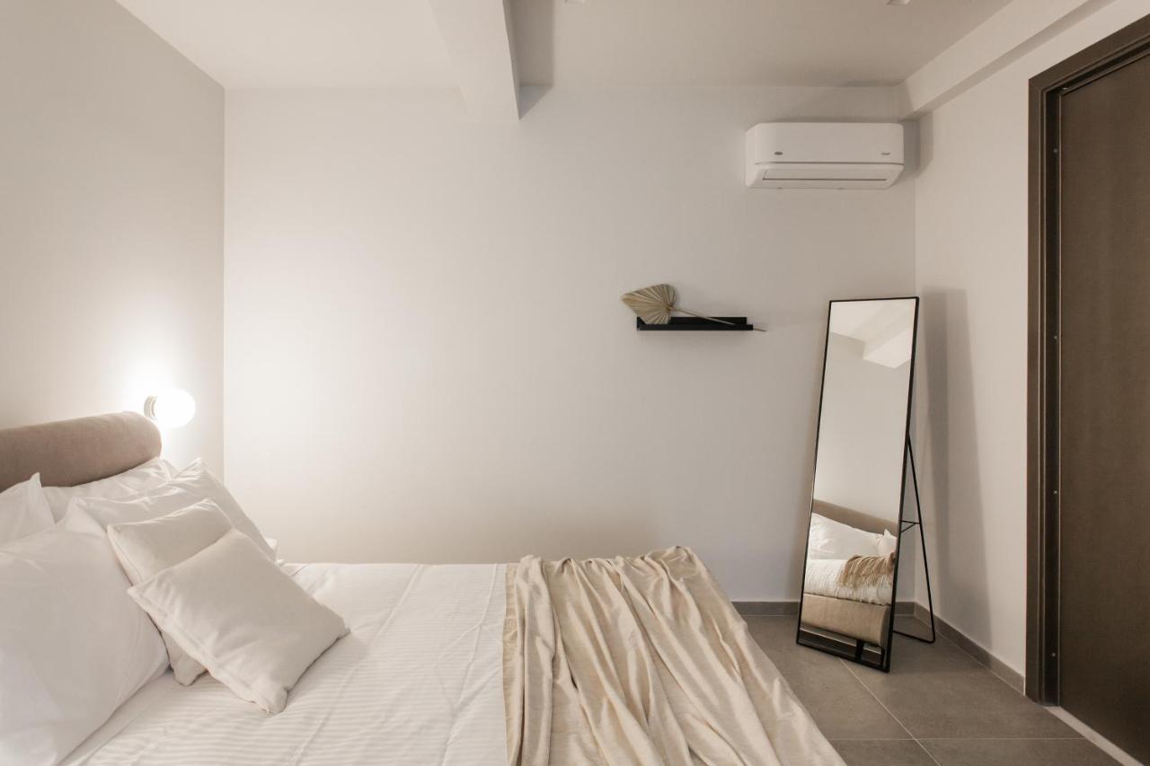 Marvelous 2Br Apartments With Balcony By Upstreet Афины Экстерьер фото