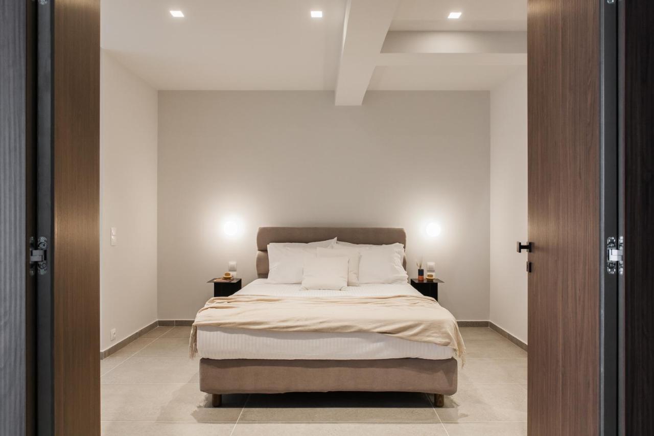 Marvelous 2Br Apartments With Balcony By Upstreet Афины Экстерьер фото