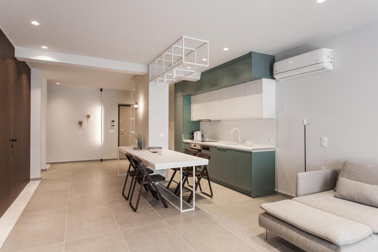 Marvelous 2Br Apartments With Balcony By Upstreet Афины Экстерьер фото