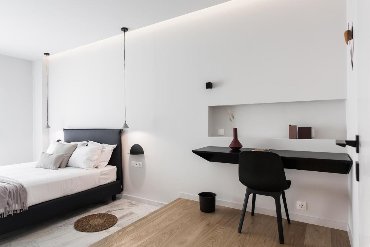 Marvelous 2Br Apartments With Balcony By Upstreet Афины Экстерьер фото
