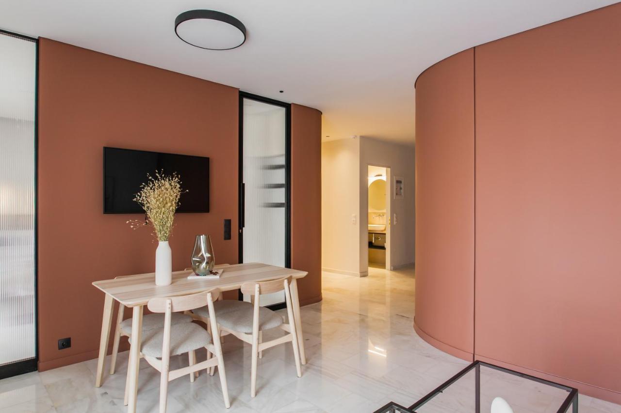 Marvelous 2Br Apartments With Balcony By Upstreet Афины Экстерьер фото